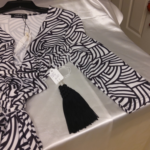 Patty Boutik long-sleeved B/W dress - Picture 4 of 5